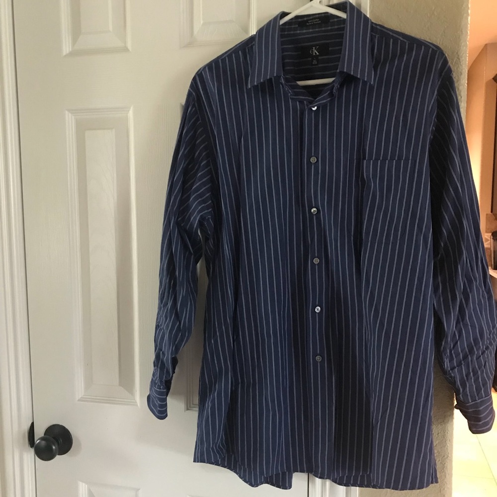 Men’s Calvin Klein blue stripped dress shirt